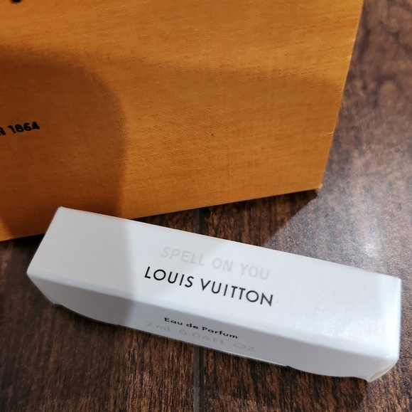 Louis Vuitton Orange Gift Bag Shopping Bag with 2 Tester Fragances. - Picture 2 of 10